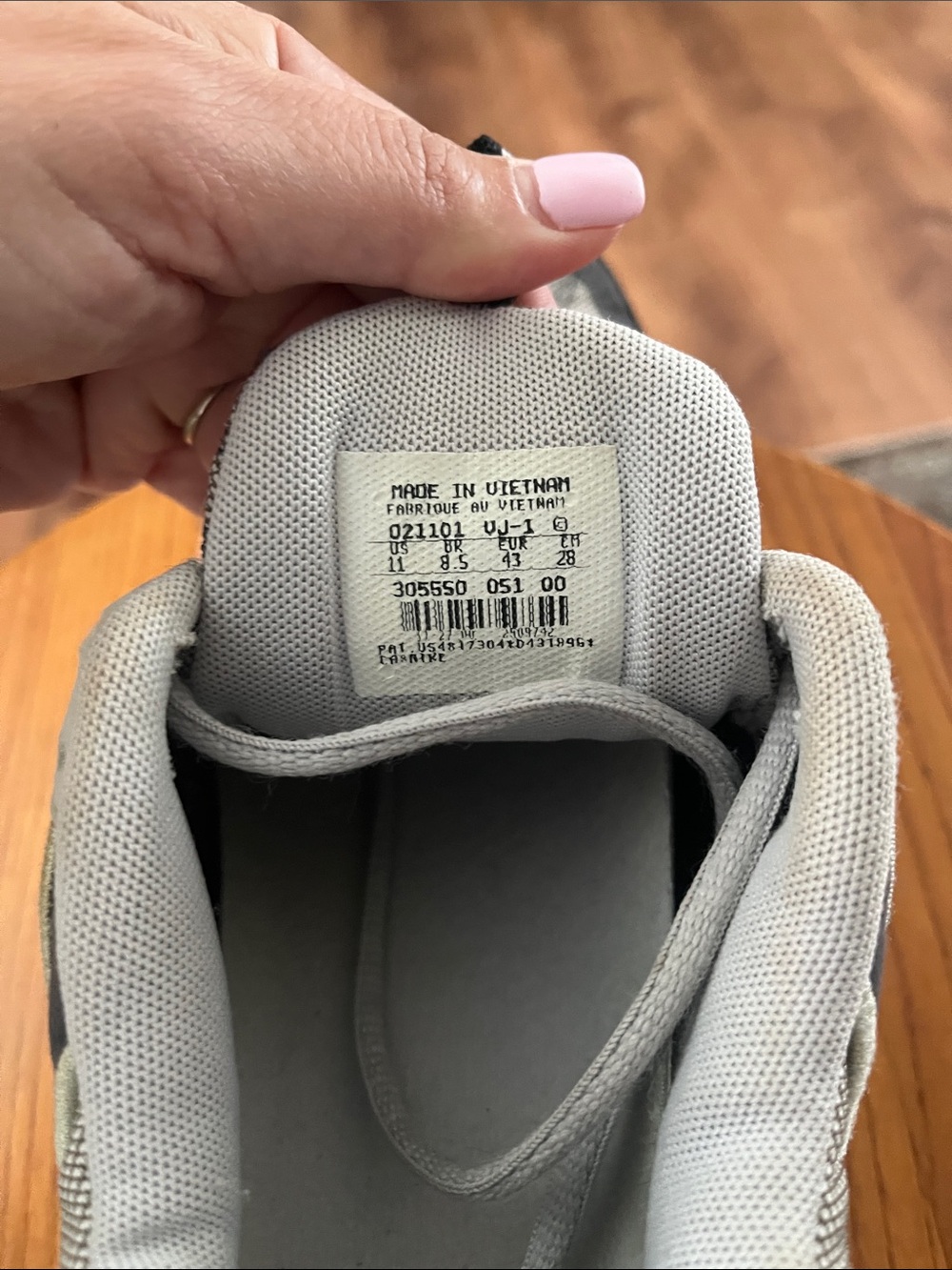 Nike women’s Black, Gray and Purple Air TN Sneakers - Picture 6 of 8